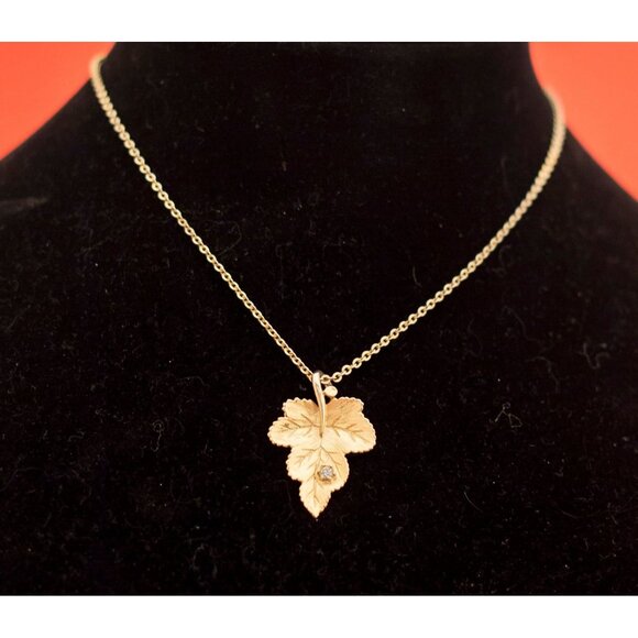 Vintage Golden Leaf Rhinestone Choker Necklace 15 Inches By Avon F11 - Picture 2 of 3